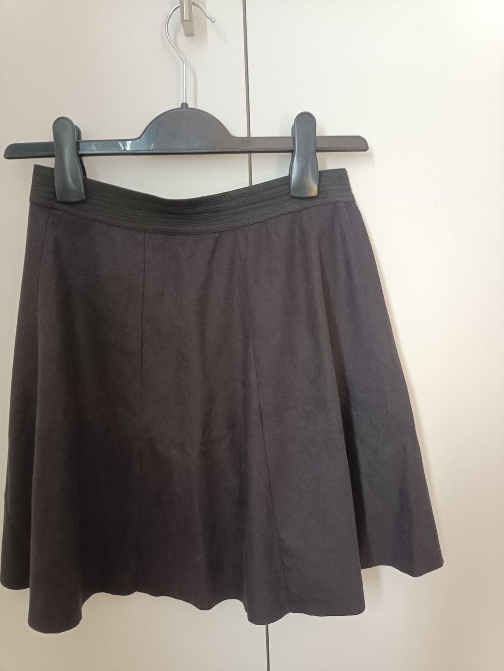 Jupes: Kurzer Rock schwarz elastischer Bund – D'occasion à Bern par joh_x7lj 2