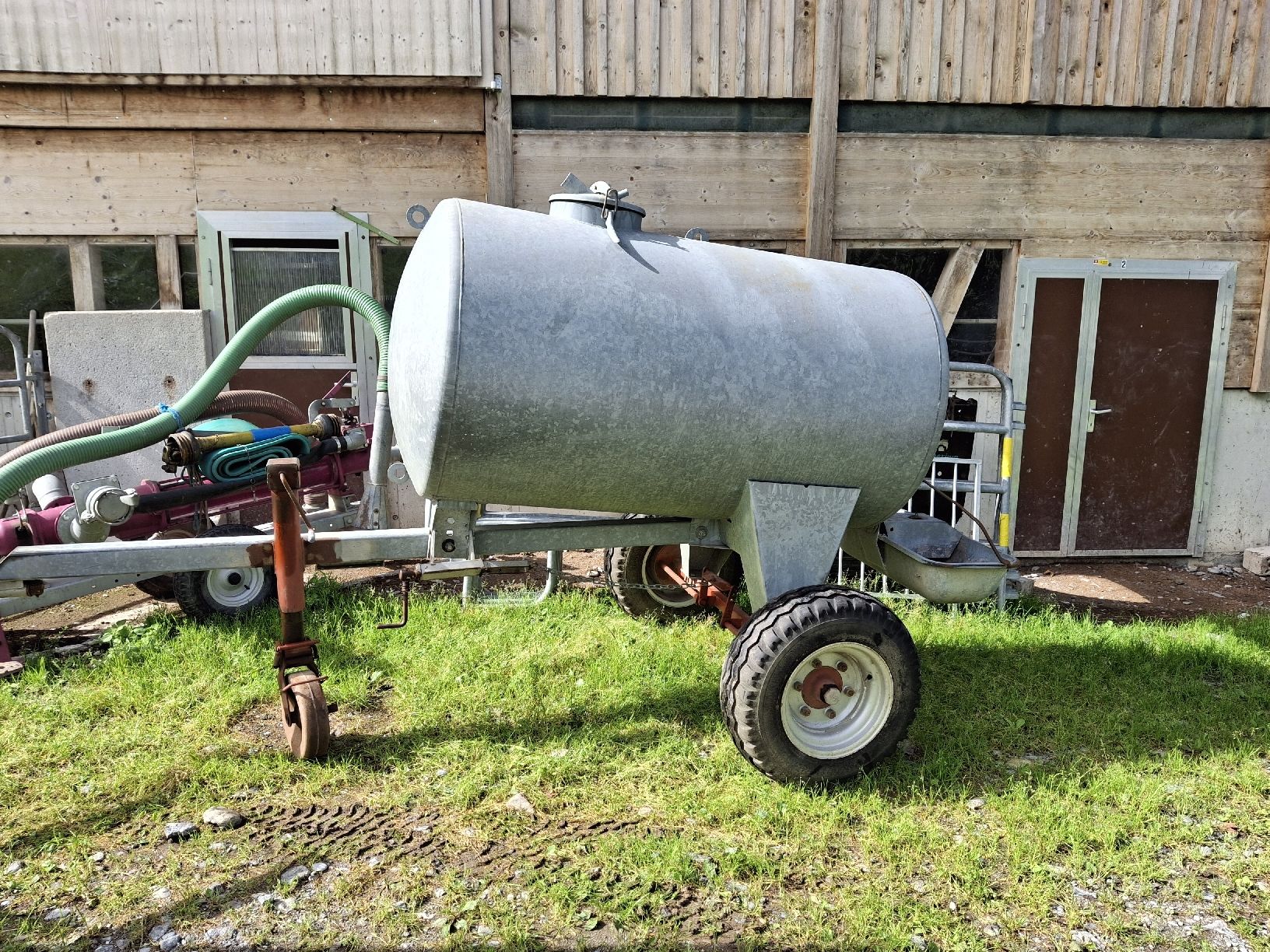 Abbeveratoi e trogoli: Tränkefass – Usato da Horboden venduto da NBYJ
