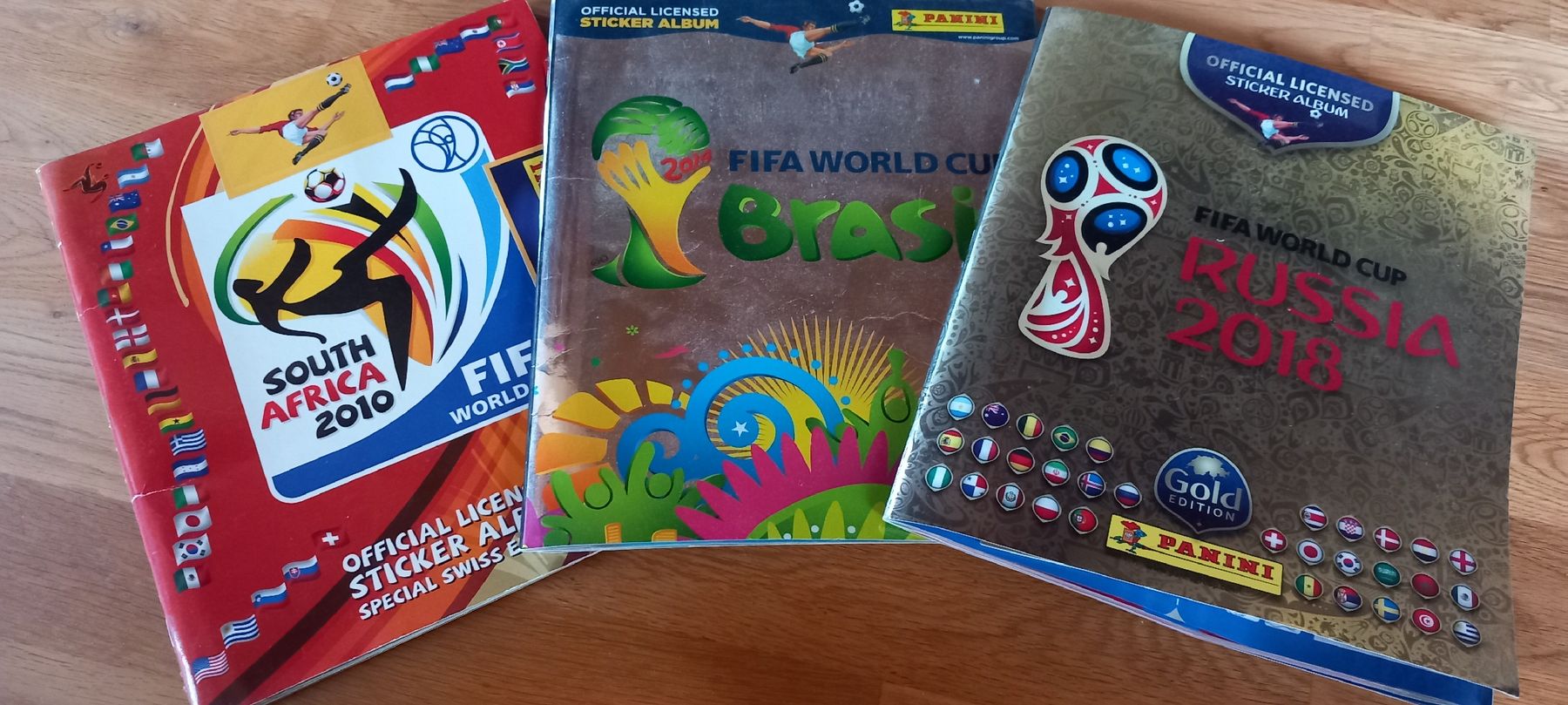 Panini Album: Panini WM Alben 2010/2014/2018 – Usato da Rotkreuz venduto da Roli_70