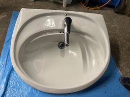 Waschtisch Lavabo Keramik Weiss mit Wasserhahn Top!