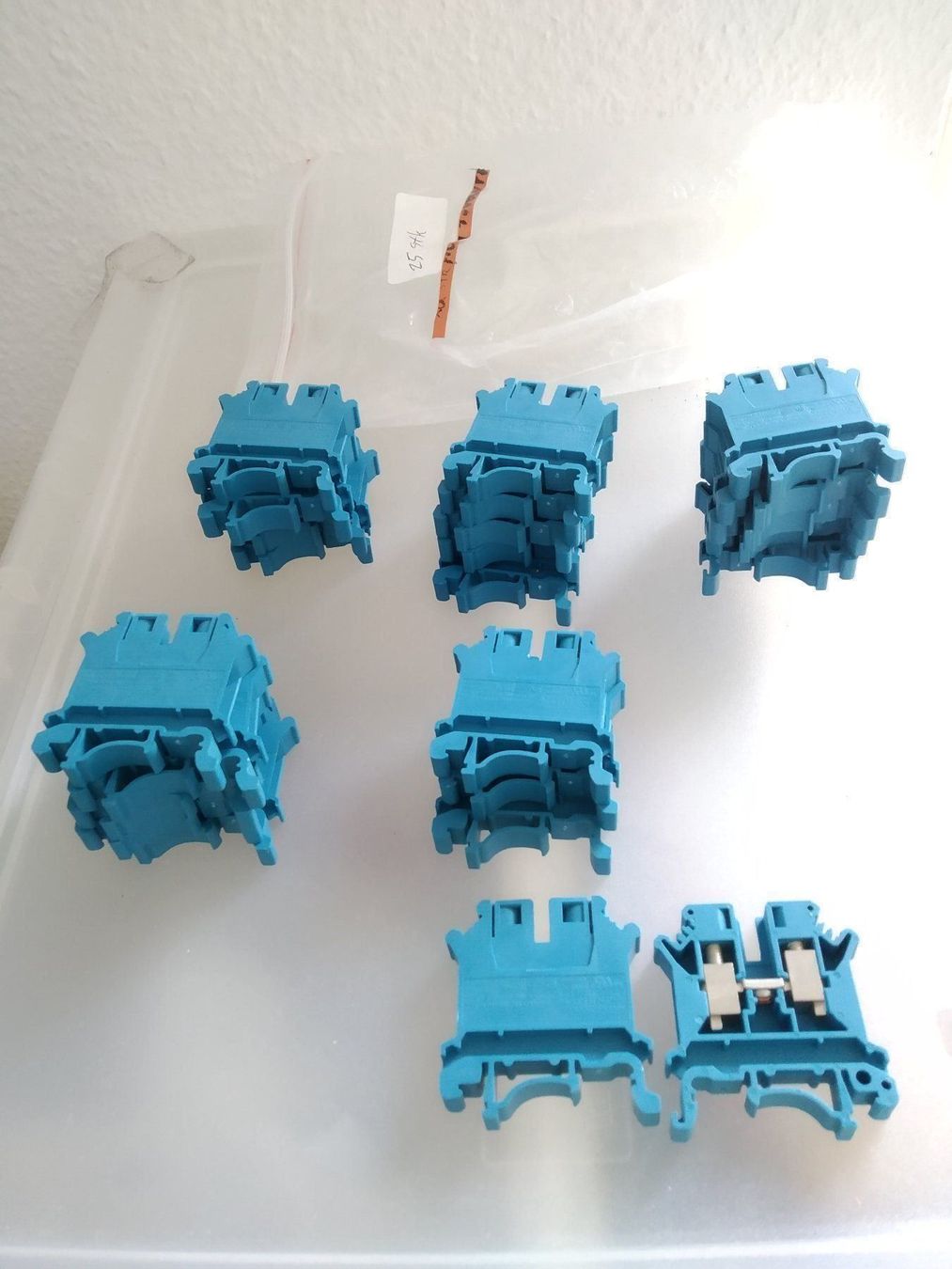 Elektronikbauteile: 25x Schraub - Klemmen blau, NEU – Neu (gemäss Beschreibung) aus Döttingen von Schlei