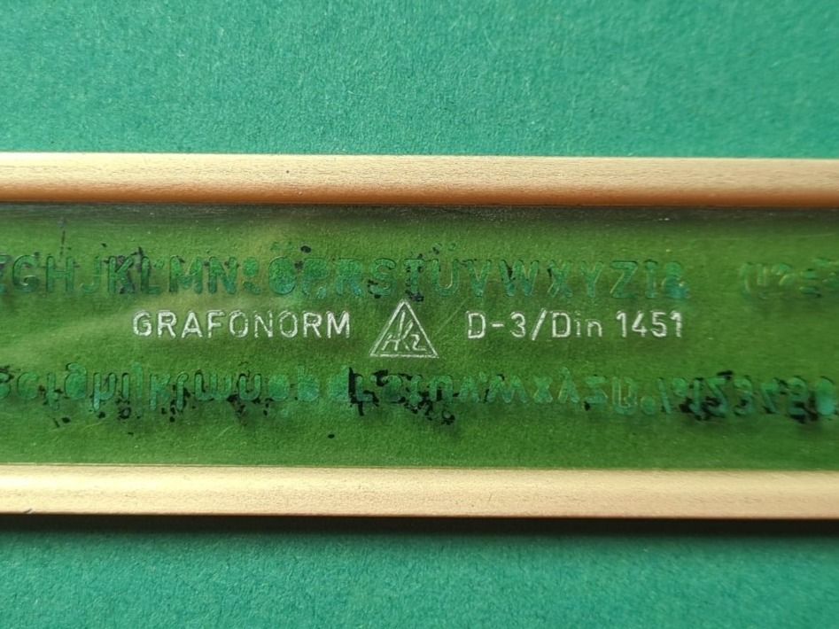 Sciablone: Retro Schriftschablone Stadardgraph von Grafonorm – Usato da Urdorf venduto da sumrum