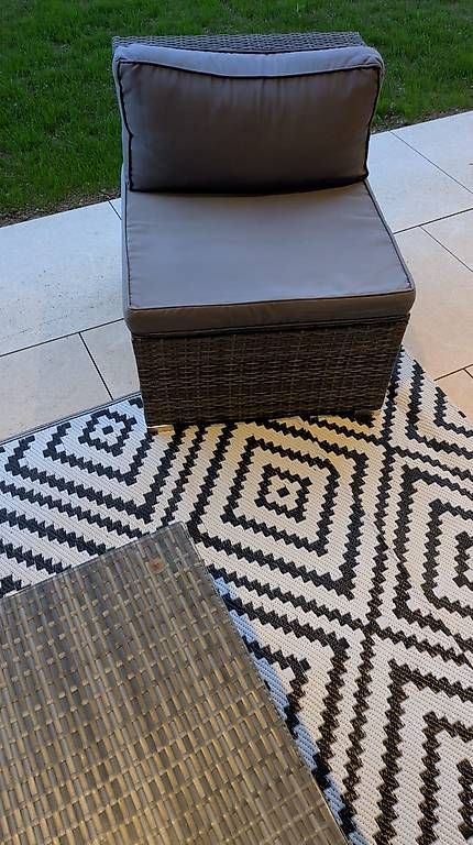 Divani: Gartenlounge mit 6 Kissen – Usato da Staffelbach venduto da Mat.98 2