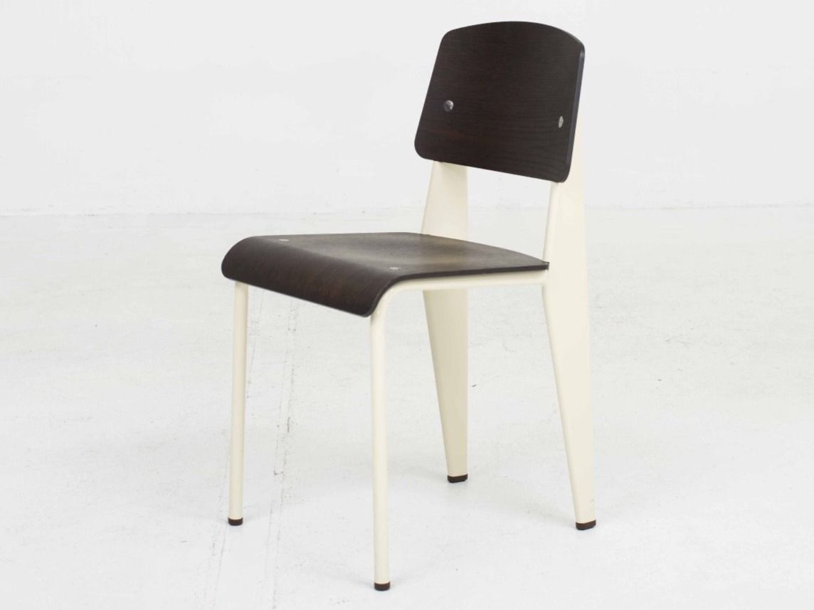 Vitra Stühle: Vitra Standard Stuhl von Jean Prouvé – Gebraucht aus Zürich von STUZH38