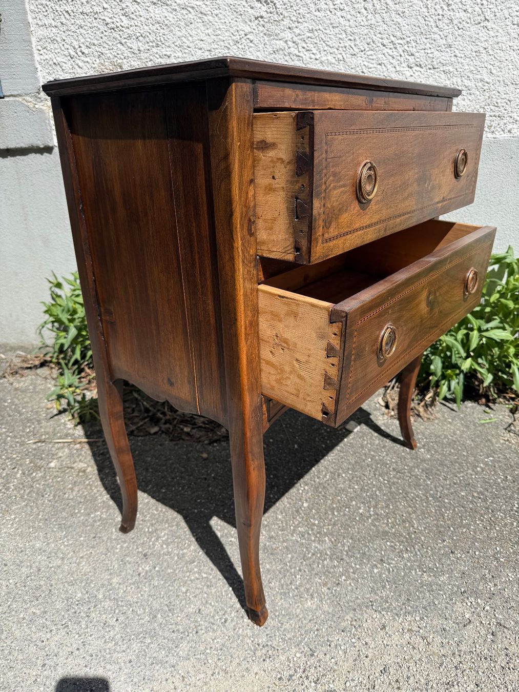 Cassettiere: kleine Kommode Nussbaum Louis XV – Usato da Bretzwil venduto da neuguinea 2