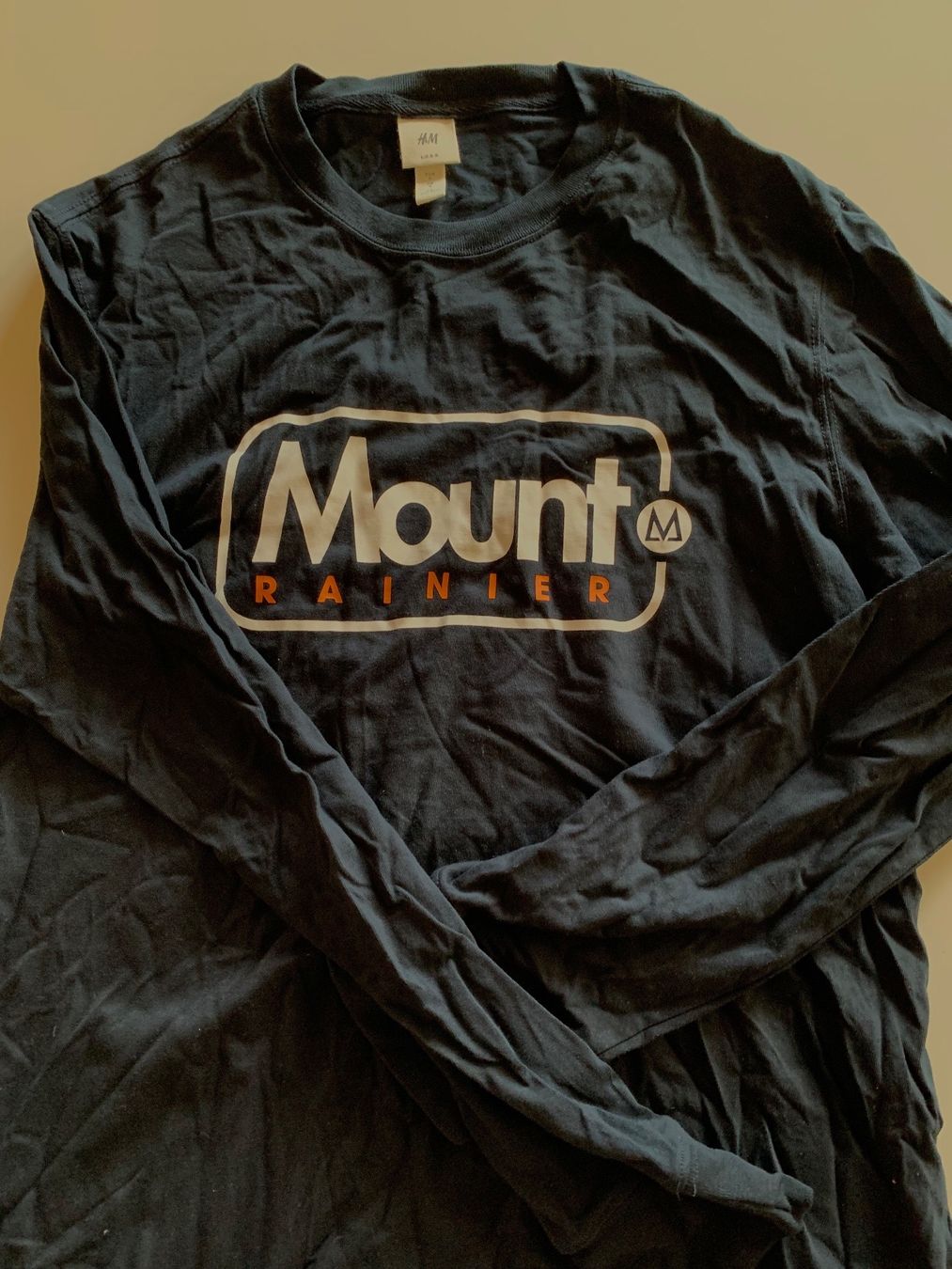 T-shirt: T shirt Mount Rainer – Usato da Chexbres venduto da doe_xns6