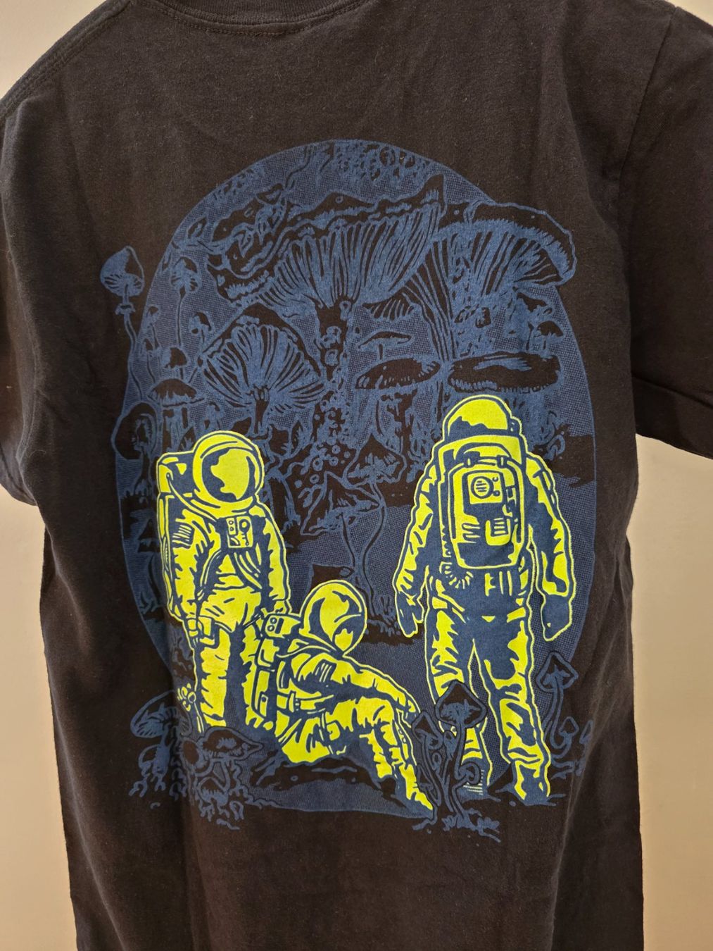 T-shirt: T-Shirt A.Lab – Usato da Rothenfluh venduto da sel_j856 3