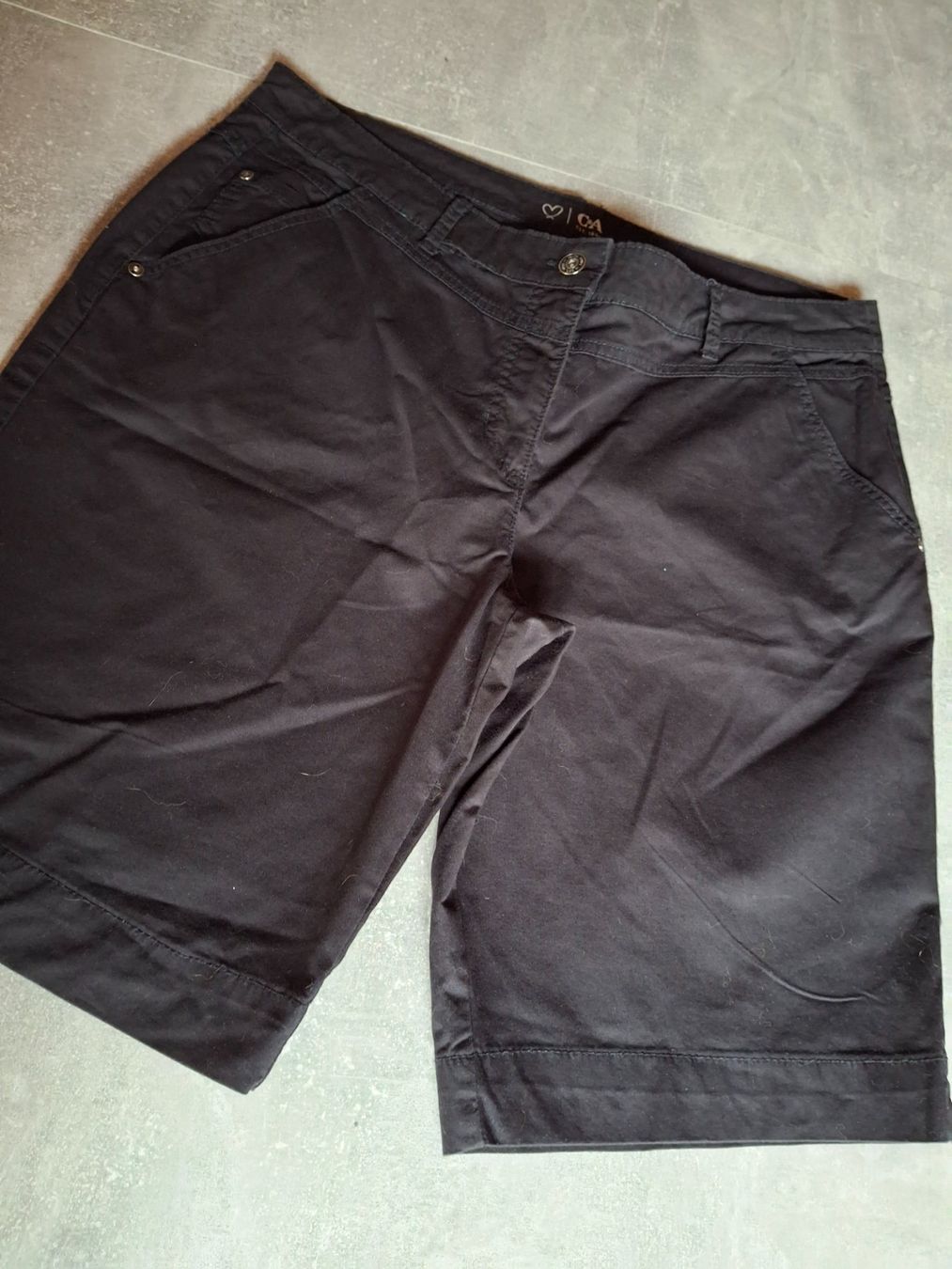 C&A Pantaloni: Short noir taille 44 marque C&A – Usato da Villiers venduto da san_jn5w