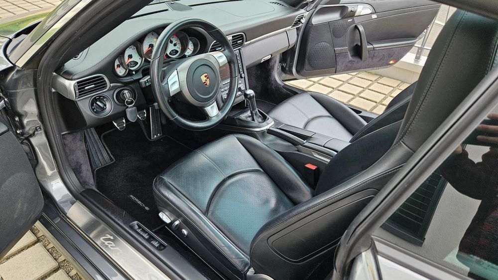 PORSCHE 911 Targa 4S 6