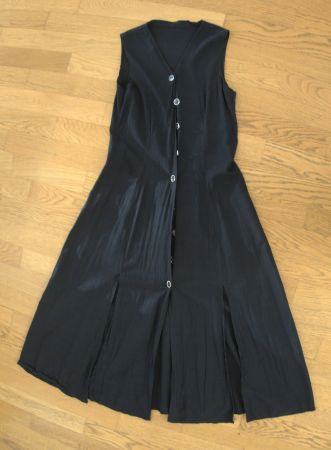 Blusenkleid / Chemisekleid schwarz mit Schlitzen