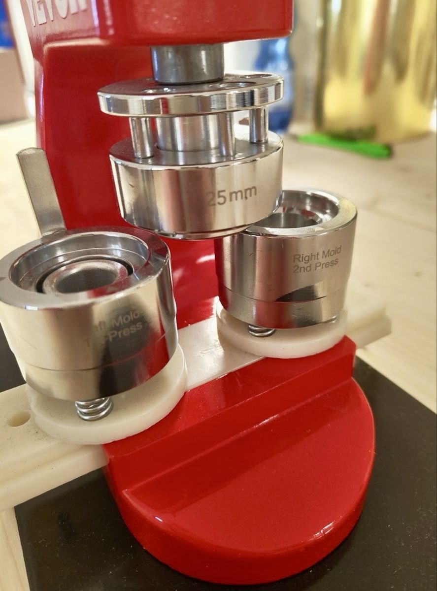 Tutte le macchine: Buttonmaschine Vevor 25mm neuwertig – Nuovo (secondo la descrizione) da Zürich venduto da Lindahome 1