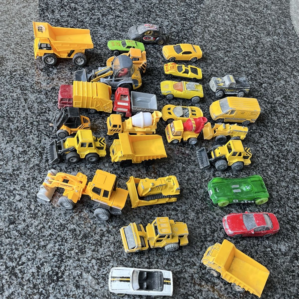 Spielzeuge: Spielzeugautos Lot 1 30 St – Gebraucht aus Meilen von Exclusive00
