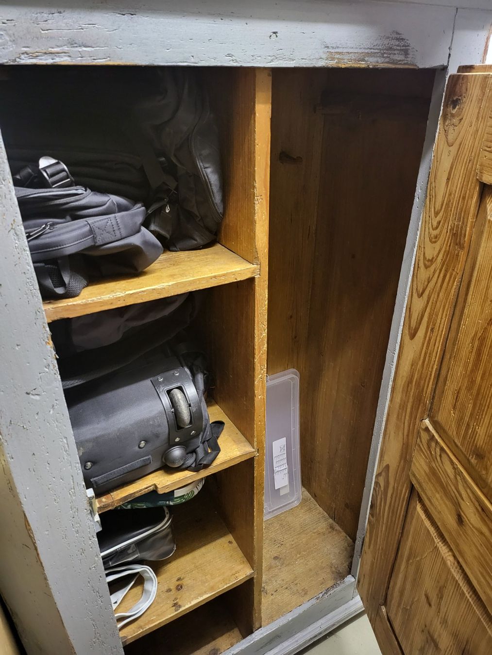 Schränke: Antique cupboard. 1700s? Spanish? – Gebraucht aus Zürich von mauritsve 4