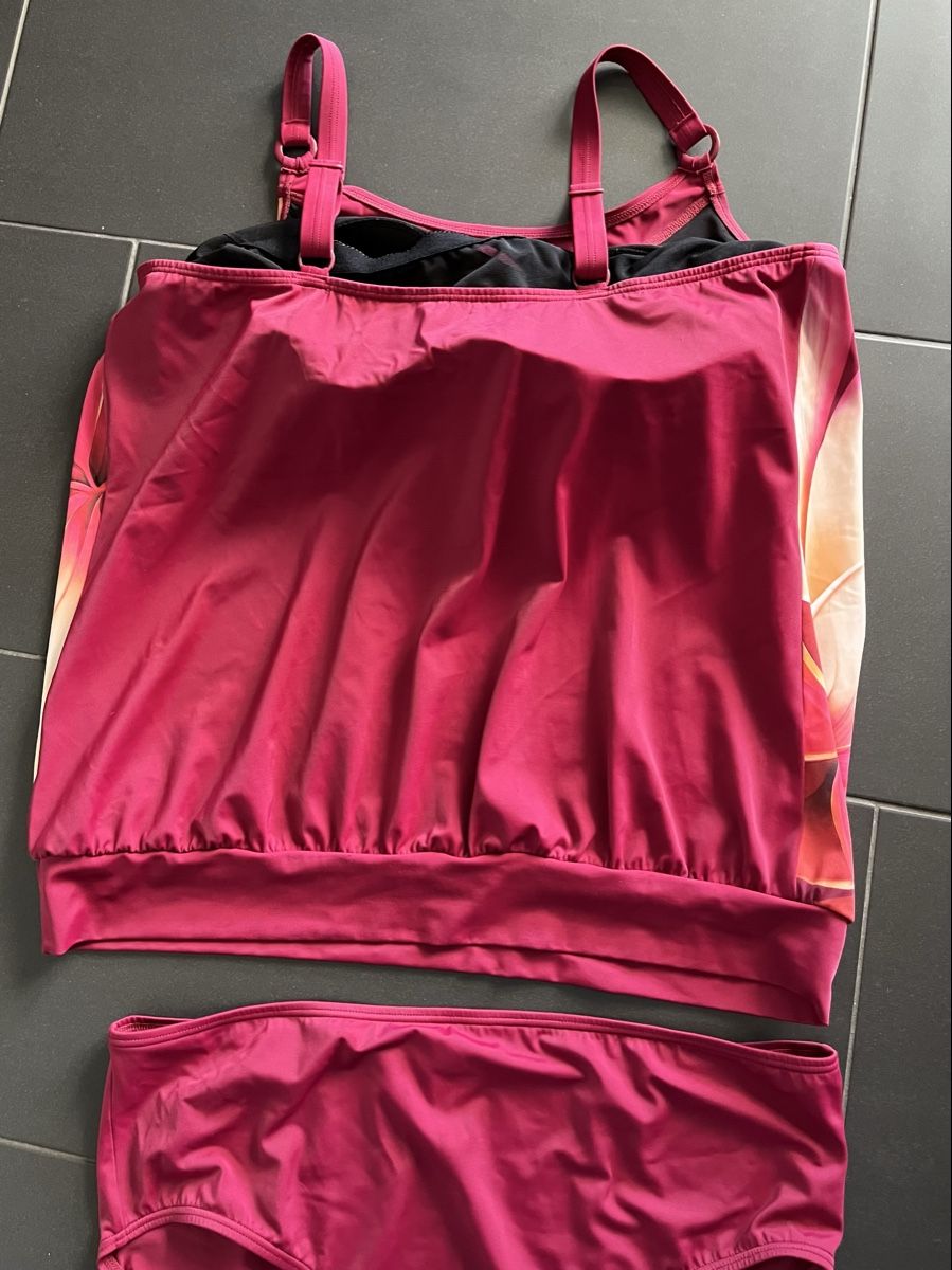 Costumi da bagno & Bikini: Tankini Set, Rot mit Blumenmuster, Grösse 48 – Nuovo (secondo la descrizione) da Eglisau venduto da regulmei 1