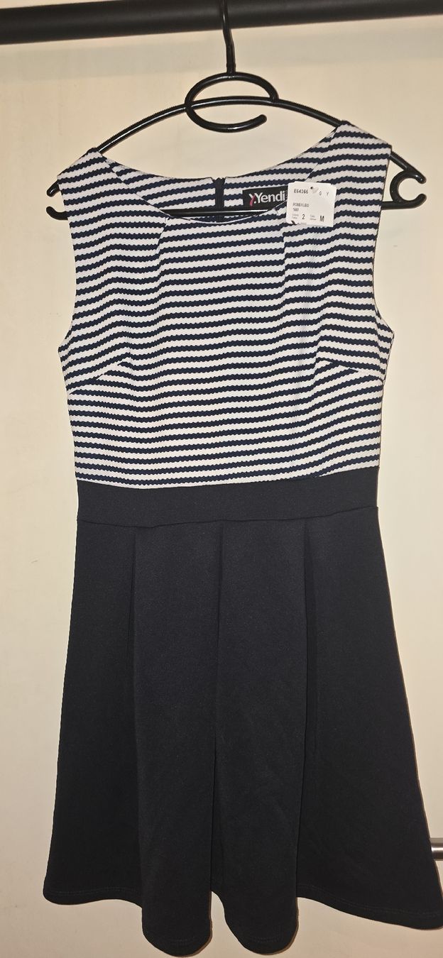 Vestiti: Robe Y.Yendi rayée bleu et blanc taille M – Nuovo e nell'imballaggio originale da Meyrin venduto da lul_6y9f 1