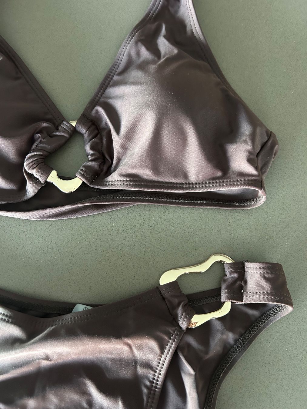 Badekleider & Bikinis: Neues dunkelbraunes Bikini – Neu (gemäss Beschreibung) aus Kilchberg ZH von Anie. 1