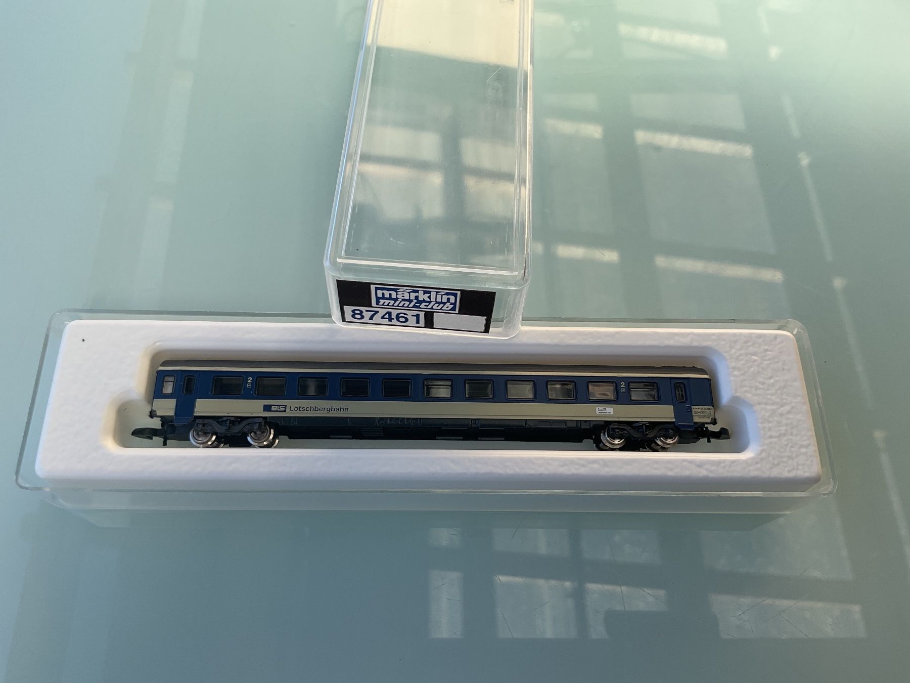 Märklin Modelleisenbahnen: BLS, voiture 2èm2 classe EW IV – Gebraucht aus Chexbres von rochecolombe