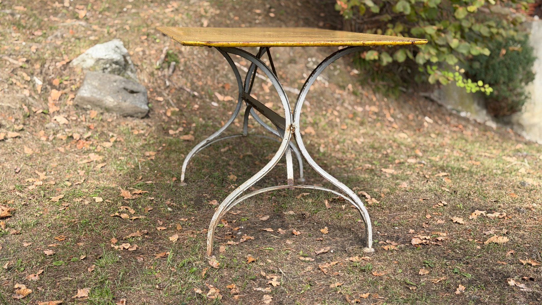 Tische: Antiker Gartentisch – Gebraucht aus Bern von Lo28472 4
