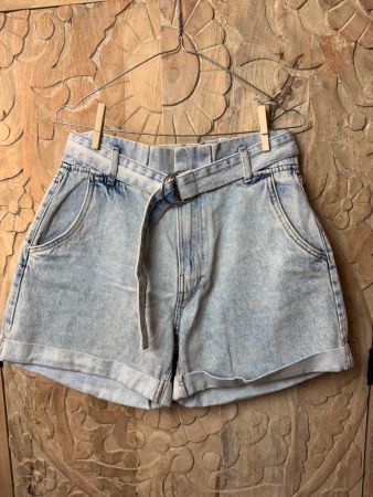 Vintage Jeans Shorts / Denim / Sommer-Look mit Gürtel - 42