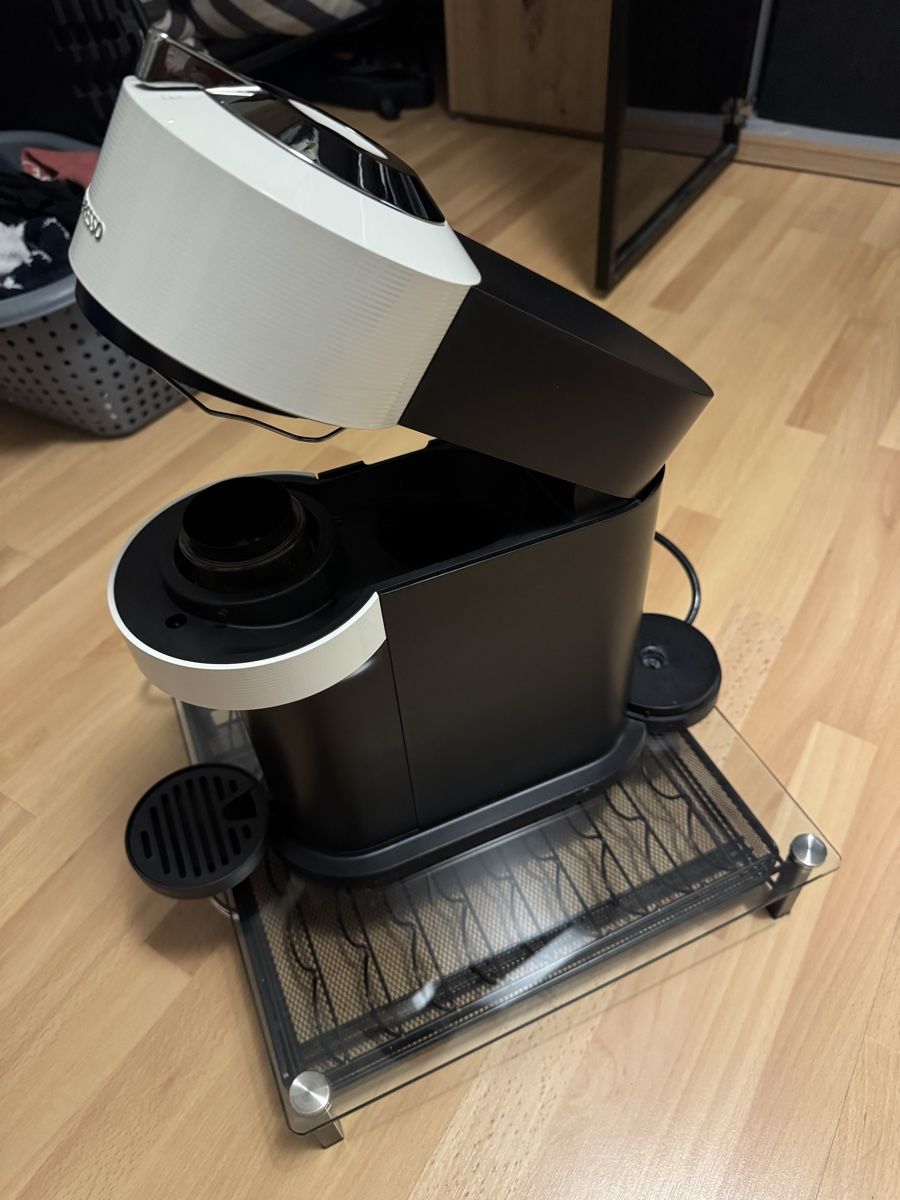 Nespresso Macchine per caffè & Macchine per espresso: Nespresso Vertuo+Kapselbehälter – Usato da Schaffhausen venduto da Faaabiiaaaan 1