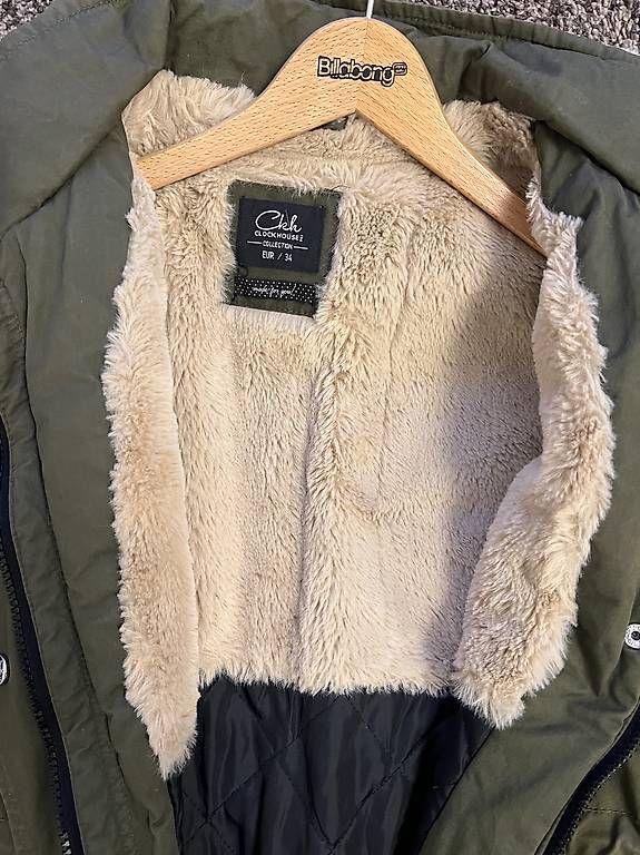 Jacken: Damen-Winterparka,34/36 – Gebraucht aus Flawil von SG8888 1