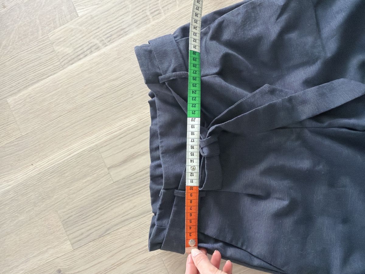 H&M Pantaloni: Culottes Hose mit Gürtel, Gr. 34, H&M – Usato da Au ZH venduto da eac_gm25 1