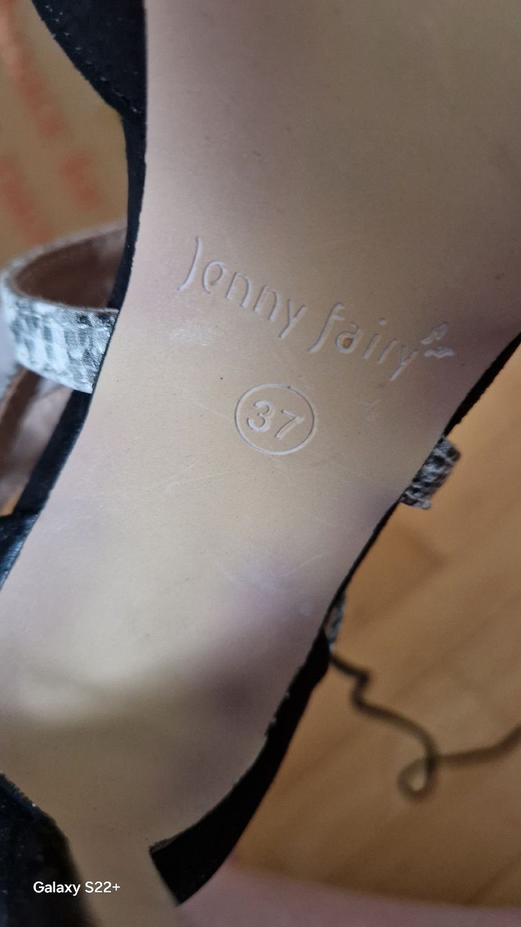 Damenschuhe: Sandalen aus Italien, schwarze Frau Python Größe 37 – Gebraucht aus Uetikon am See von val_5xsw 3