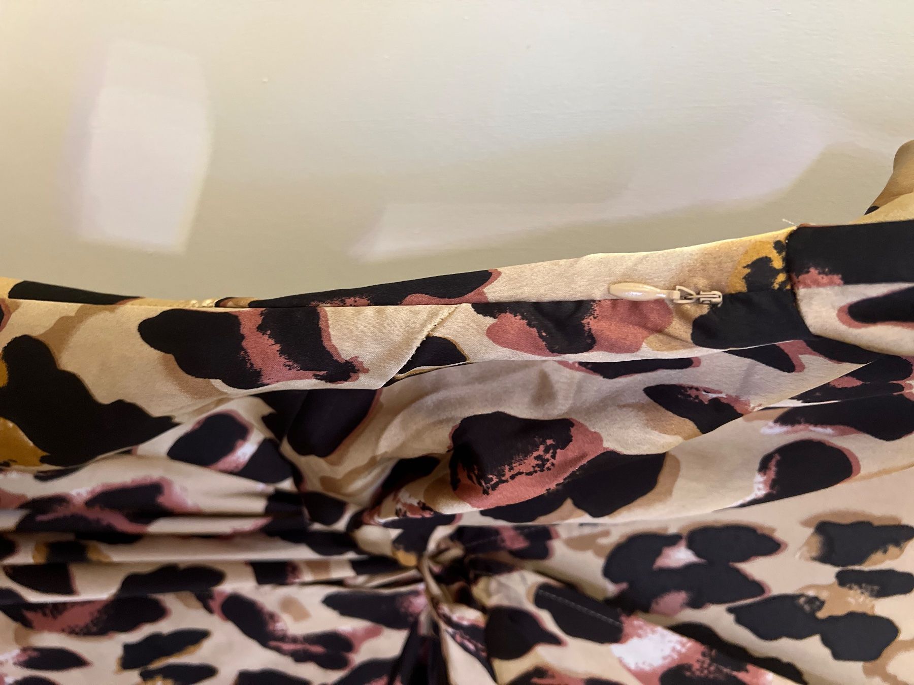 Kleider: Neues Kleid mit Leopardenmuster – Neu (gemäss Beschreibung) aus Biel/Bienne von Peeeep10 2
