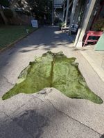 Peau de vache uruguayenne verte |Green Uruguayan cowhide rug