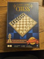 Schachspiel aus Holz - Klassiker für gemütliche Stunden! (A)