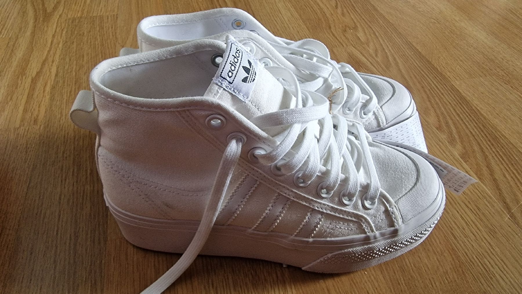 Scarpe da donna: Adidas Snickers – Nuovo (secondo la descrizione) da Wil SG venduto da ral_dgc2