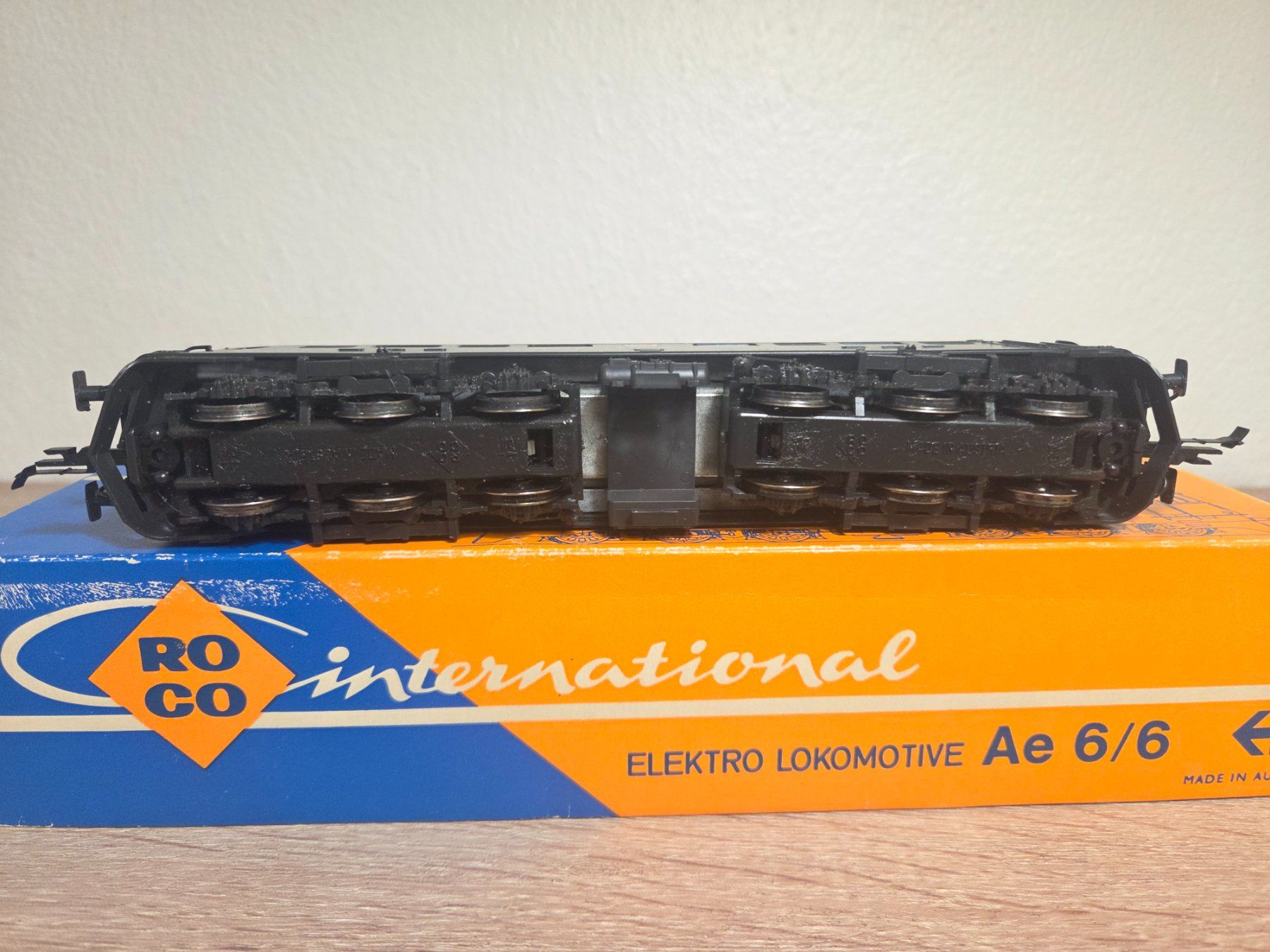 Roco Modellini di ferrovie: Roco 4195 E-Lok Ae 6/6 SBB H0 – Usato da St-Aubin-Sauges venduto da Lo_Go 5