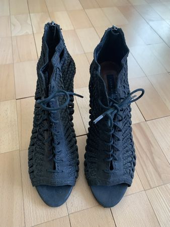 Zara Woman Black Suede Lace Up Heels - Size 39 - Spring