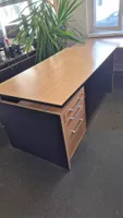 Bürotisch in Holzoptik
