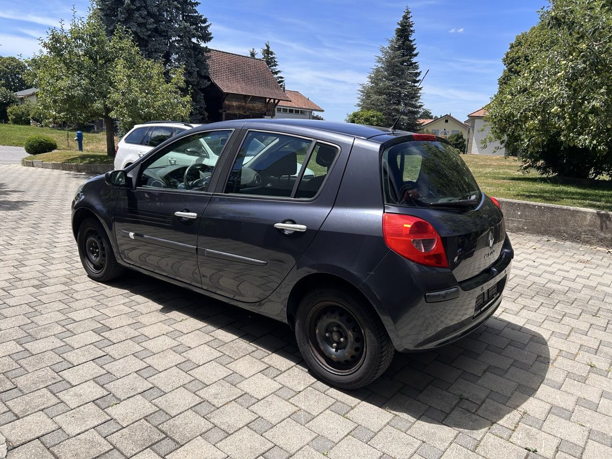 Renault Autos: Renault Clio 1.6 16V – D'occasion à St. Antoni par sch_vzy2