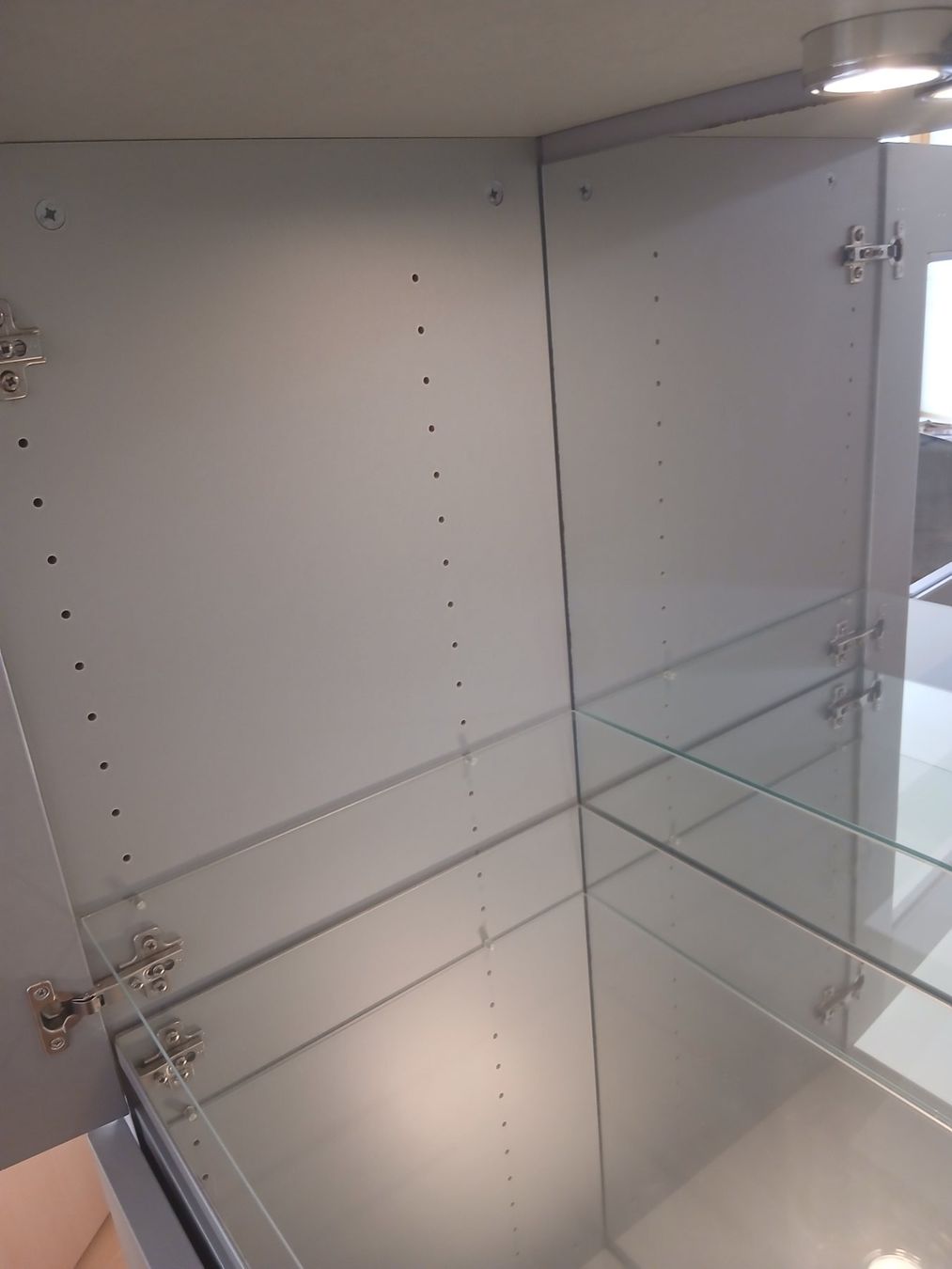 Vetrine: Retro Bar Malibu Schrank Glas silberfarben – Usato da Magden venduto da OVONATOR 5