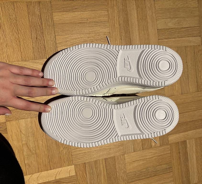 Chaussures hommes: Nike Sneaker Court Vision – D'occasion à Ennetbaden par julija. 1