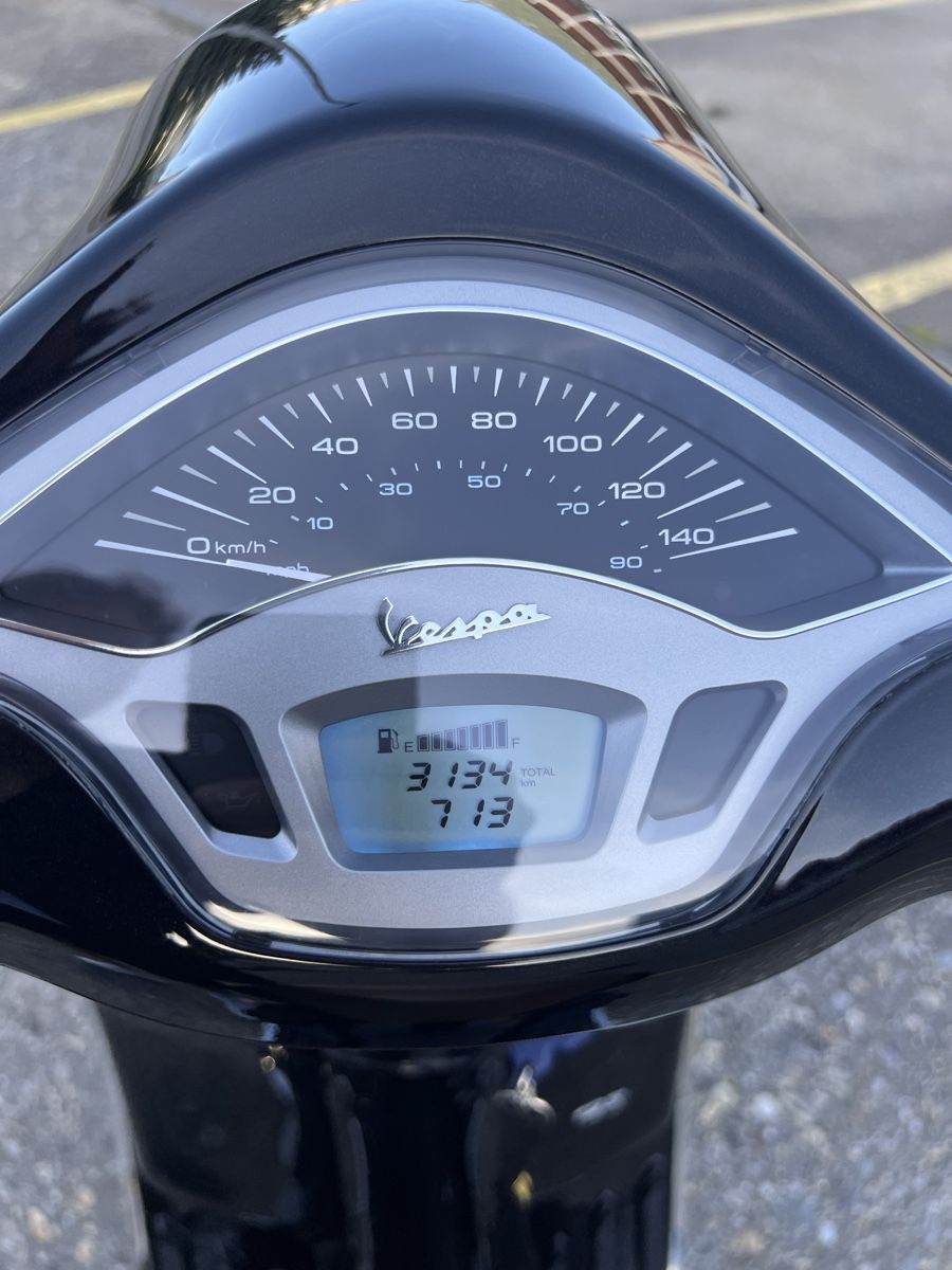 Vespa Scooter: Piaggio Vespa Primavera 125 2021 – Usato da Chur venduto da GiiGii21 4