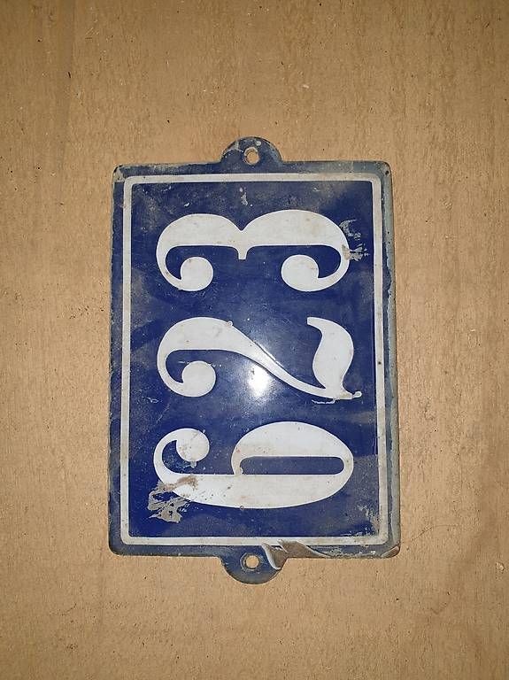 Insegne: Haus Nummern schild 623 – Usato da Muhen venduto da Gsell4