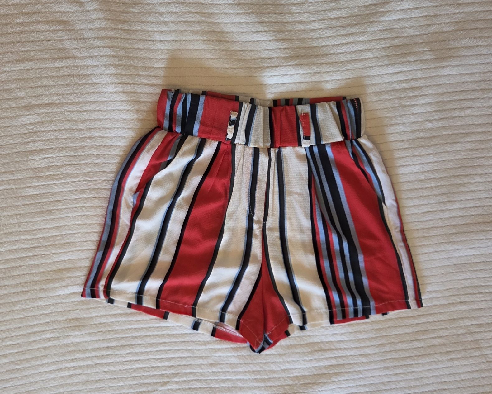 Hosen: short été  – Gebraucht aus Lausanne von hel_ll2g