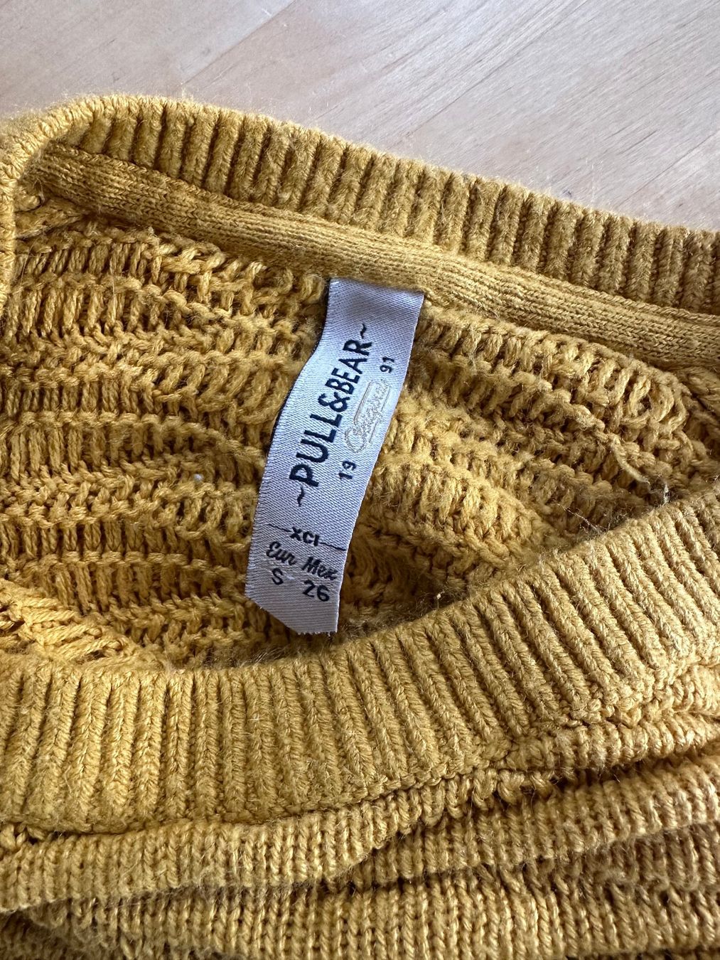 Pull&Bear Maglioni & Felpe: Gelber Wollpulli Pull & Bear – Usato da Zürich venduto da Honeyboo 2