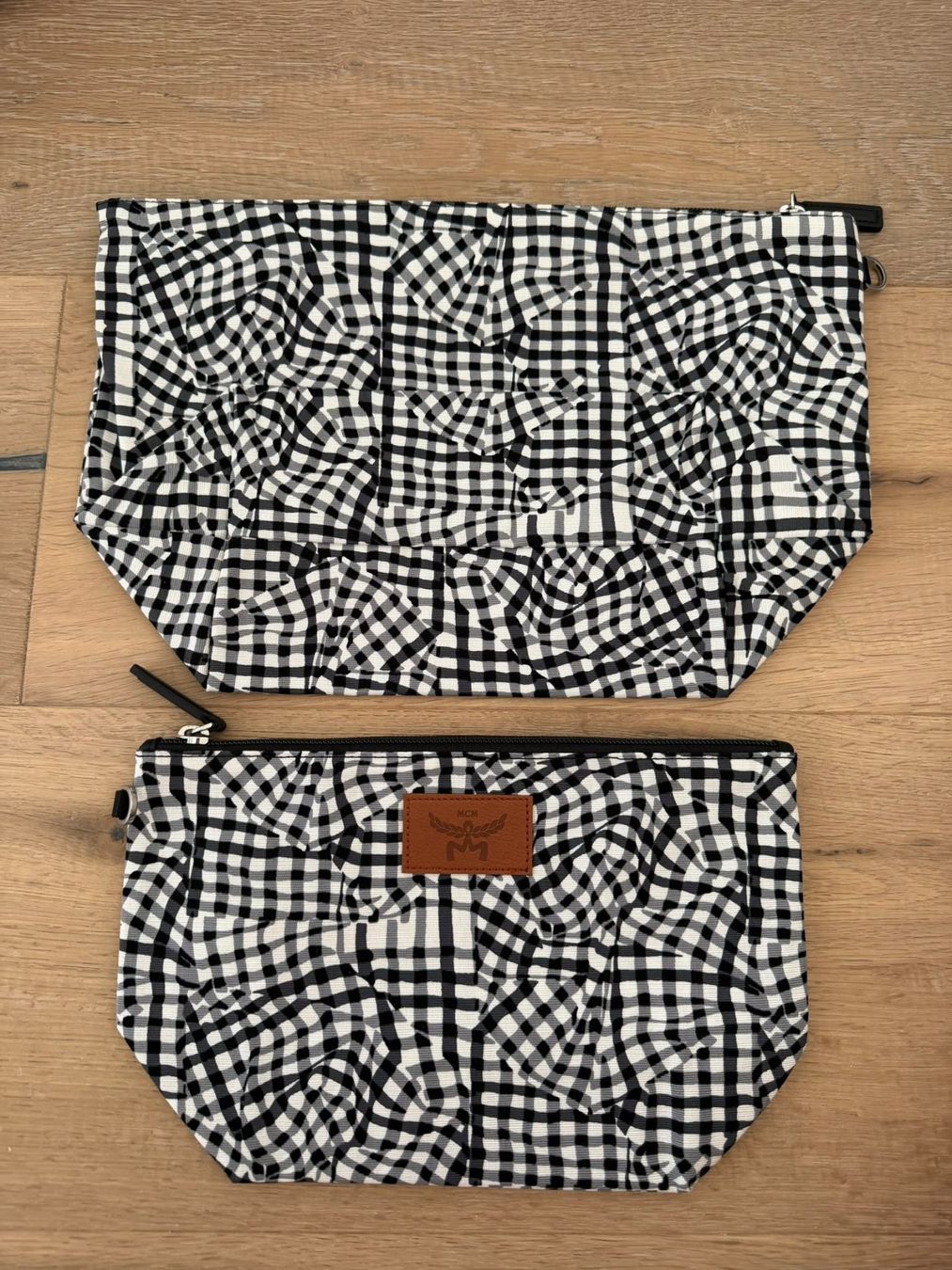 Mcm Custodie per cosmetici: Set 2 Original Neu MCM Nessesairs – Nuovo e nell'imballaggio originale da Wangen SZ venduto da Rol_20 1