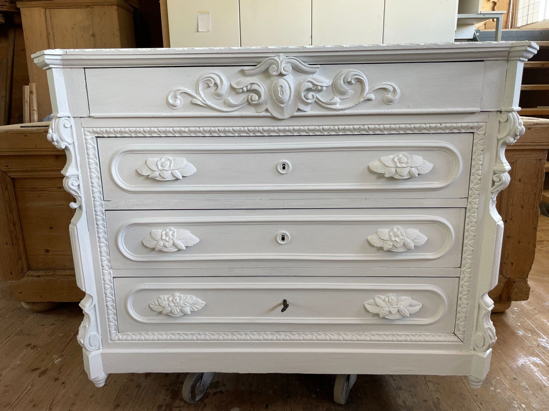 Kommoden: (KOPIE) Antike Shabby-chic Kommode – Gebraucht aus Beinwil (Freiamt) von Zedel1923