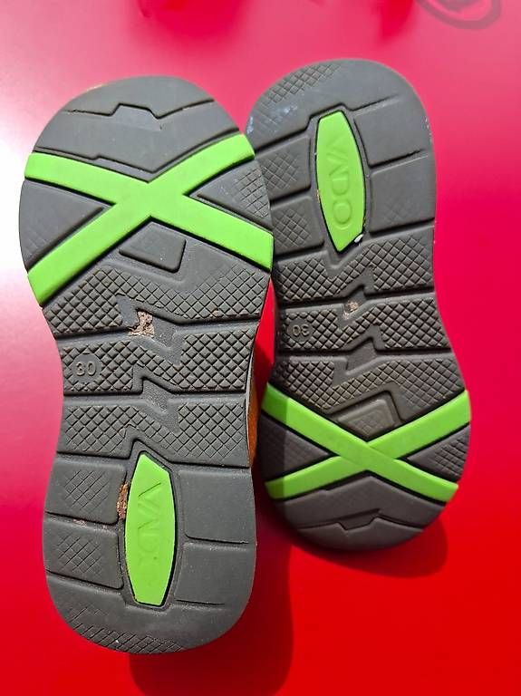 Schuhe für Jungen: Turnschuhe Vado und Schuhe Bisgaard - Grösse 30 – Gebraucht aus Winterthur von heldin_nr10 1