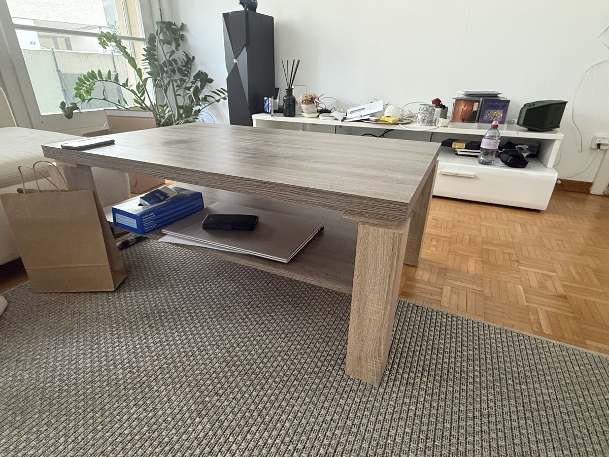 Mobili TV: Couchtisch Holzoptik mit Ablagefach – Usato da Winterthur venduto da SvenSascha