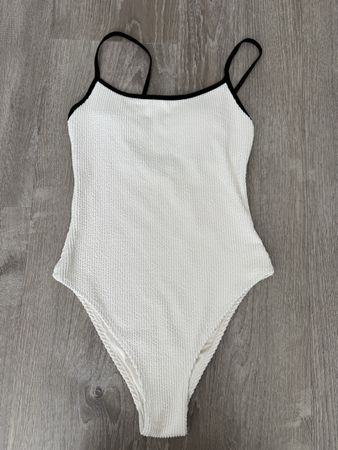 H&M Weisser Badeanzug mit schwarzem Rand, Gr. S XY 