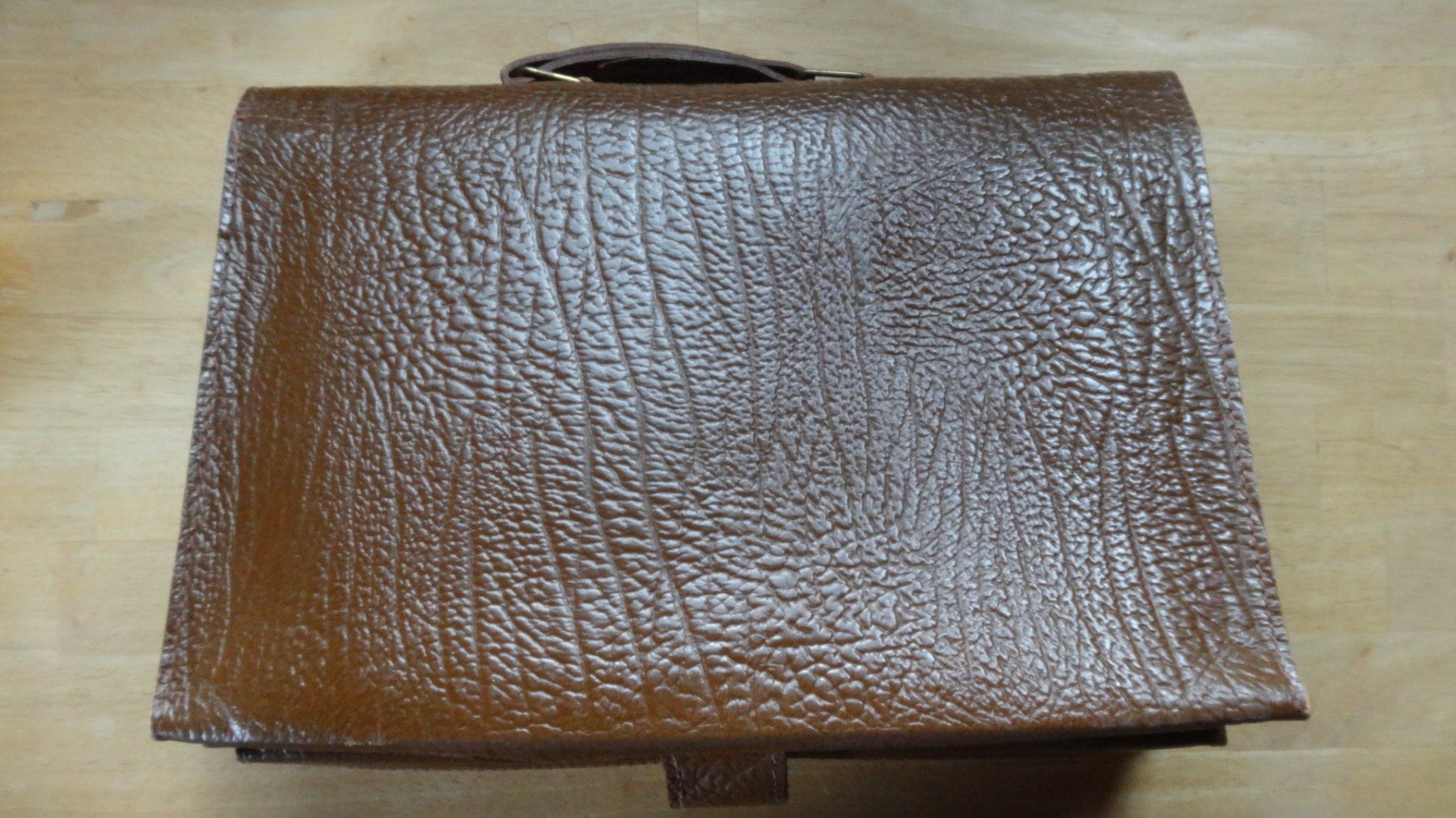 Valigie & Borse: serviette vintage marron en cuir – Usato da Rebeuvelier venduto da falcon58 1