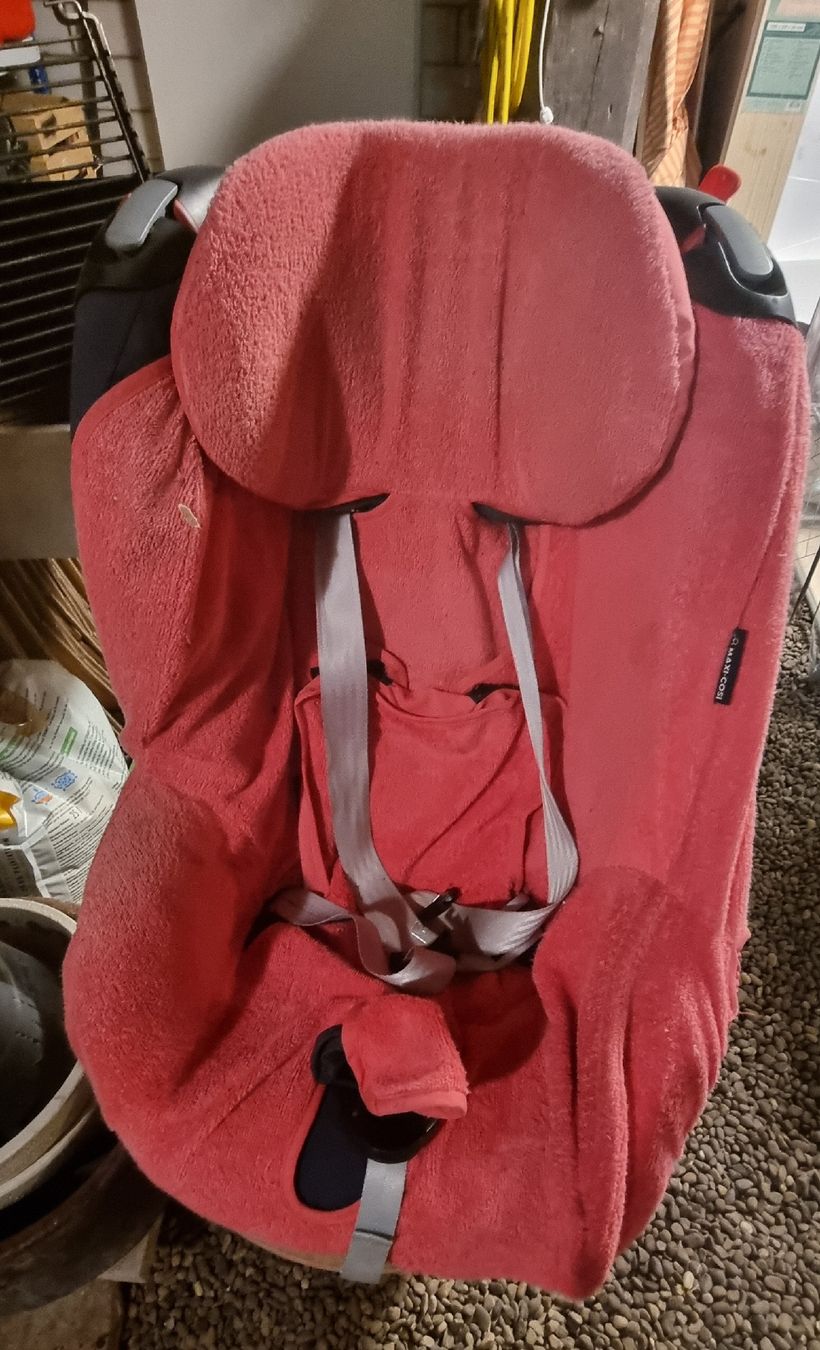 Maxi-Cosi Seggiolini per auto: Maxi Cosi Tobi. – Usato da Embrach venduto da rezh