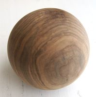 Holz Kugel aus Nussbaum Holz