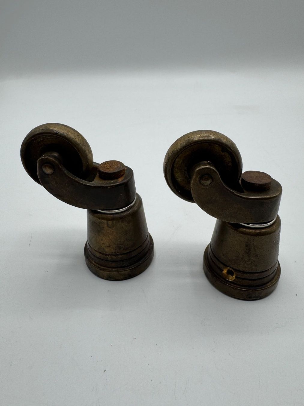 Sonstiges zum Lager & Transport: 2 antike Moebelrollen, Messing, vintage – Gebraucht aus Sachseln von BONATI01 2